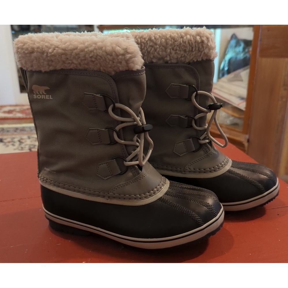 Sorel Women Gray and Black Waterproof Winter Snow‎ Boots US Size 5